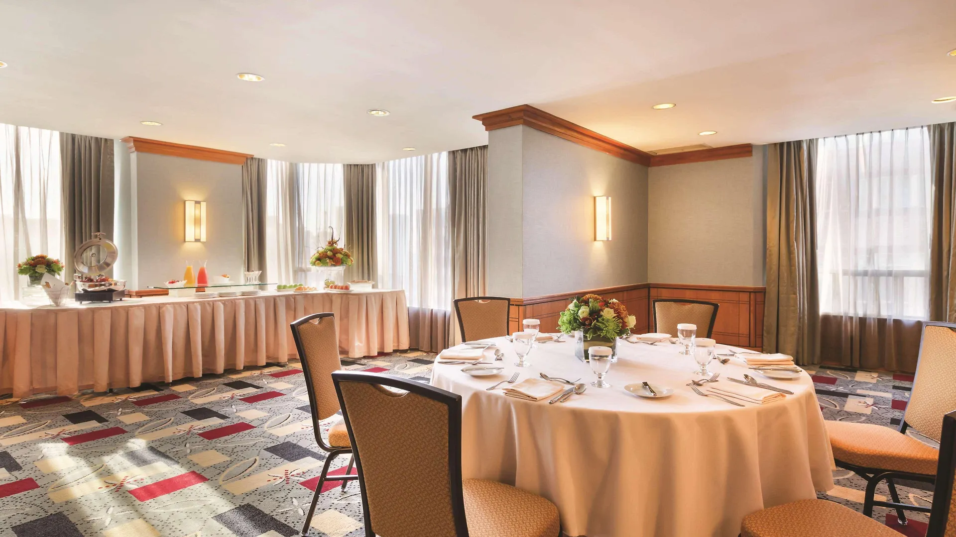 Hotel Doubletree By Hilton Toronto Downtown