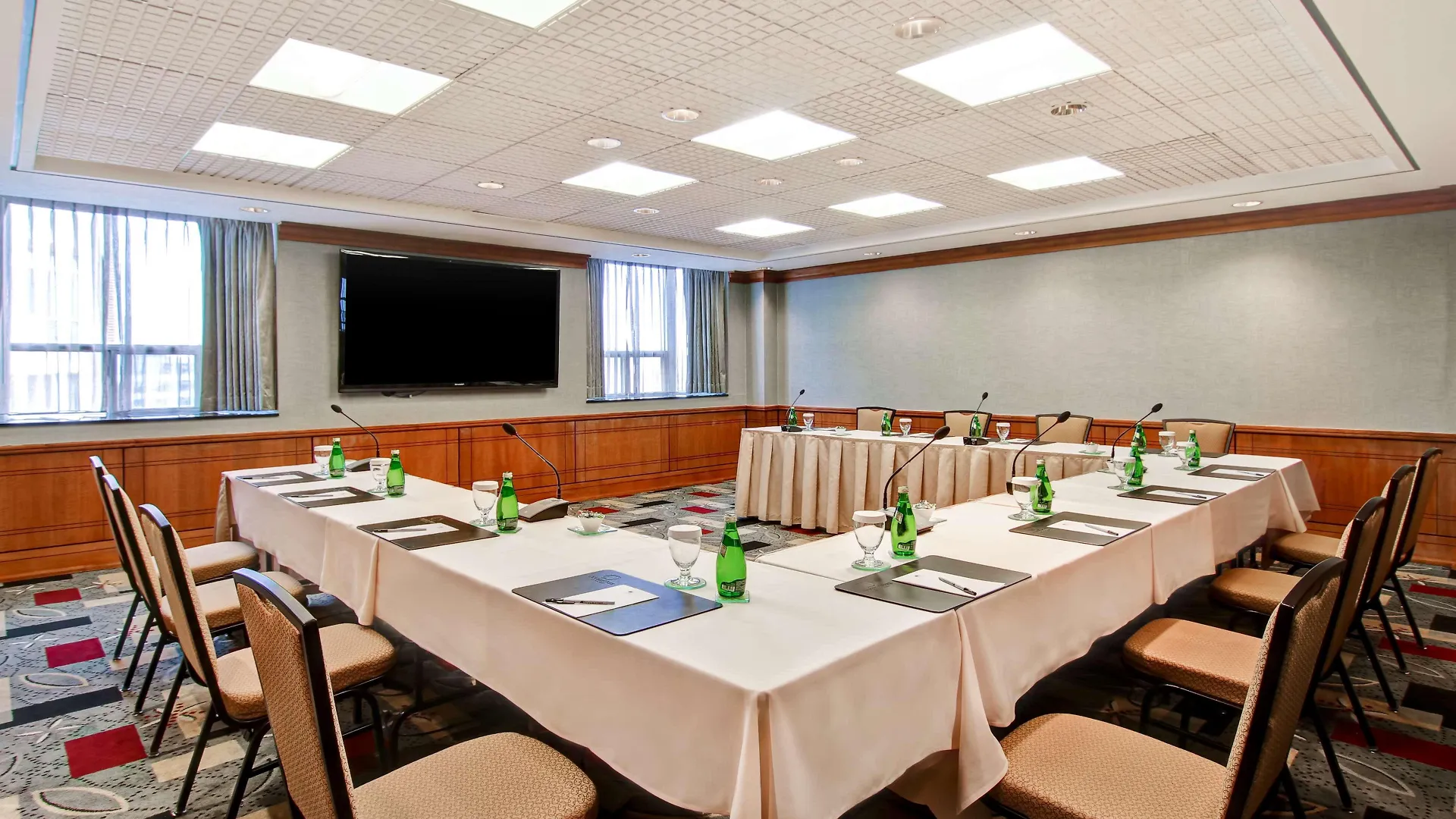 Hotel Doubletree By Hilton Toronto Downtown 4*,  Kanada