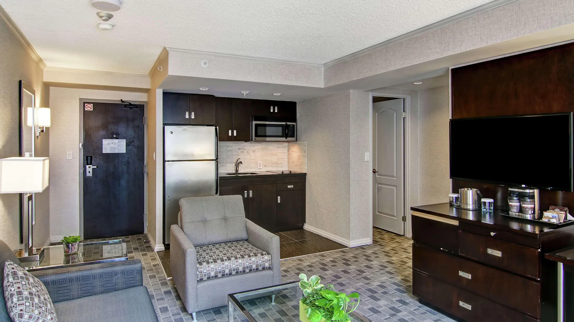 Doubletree By Hilton Toronto Downtown Hotel