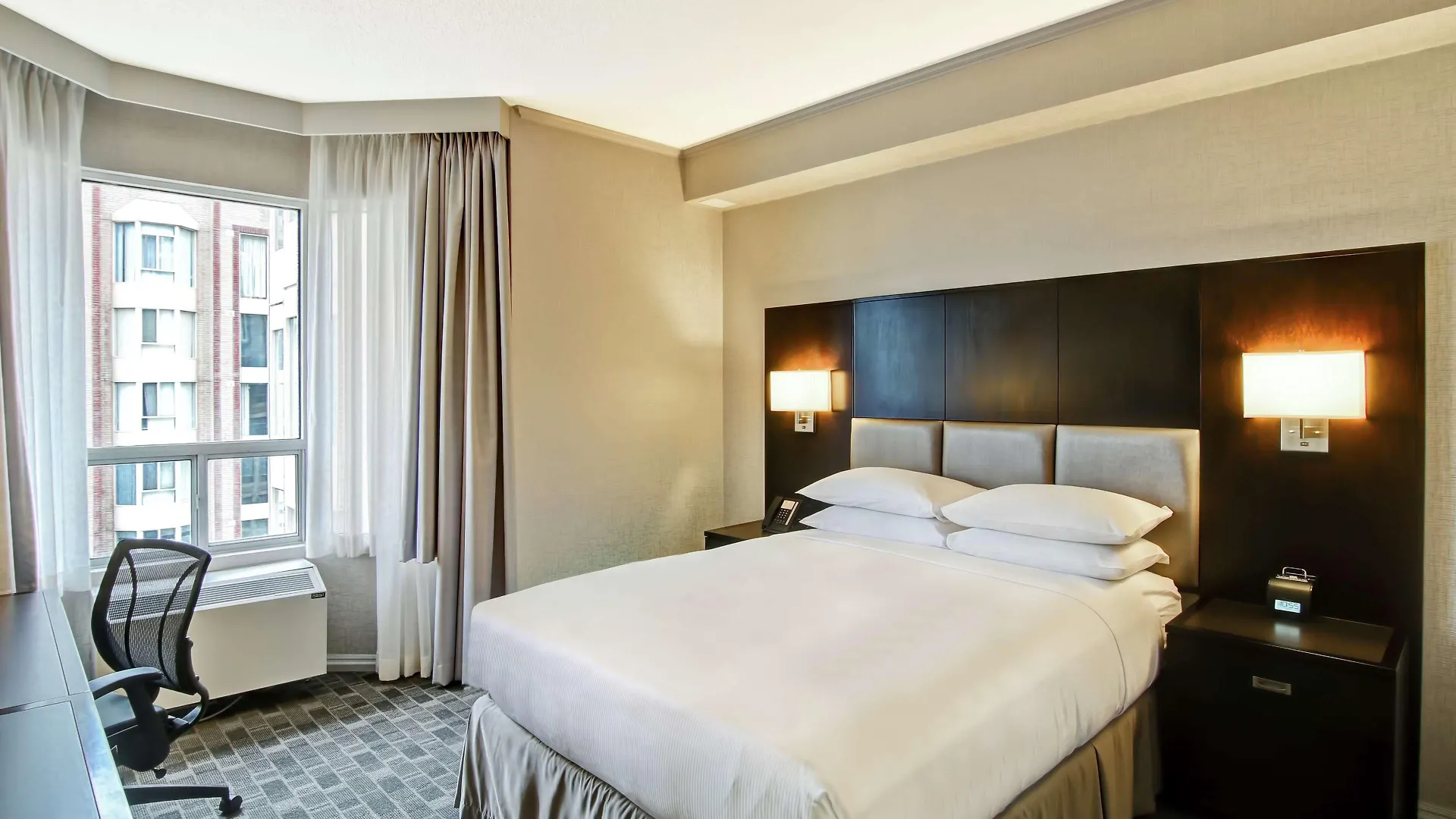 ****  Doubletree By Hilton Toronto Downtown Hotel Canada