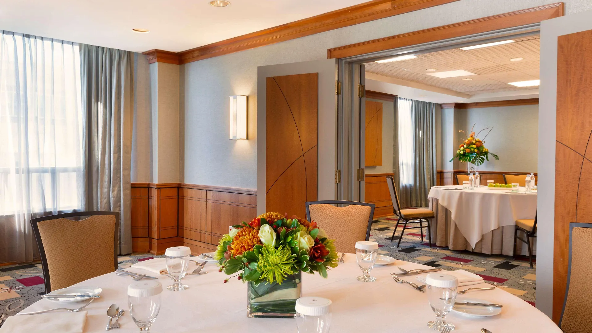 Doubletree By Hilton Toronto Downtown Hotel