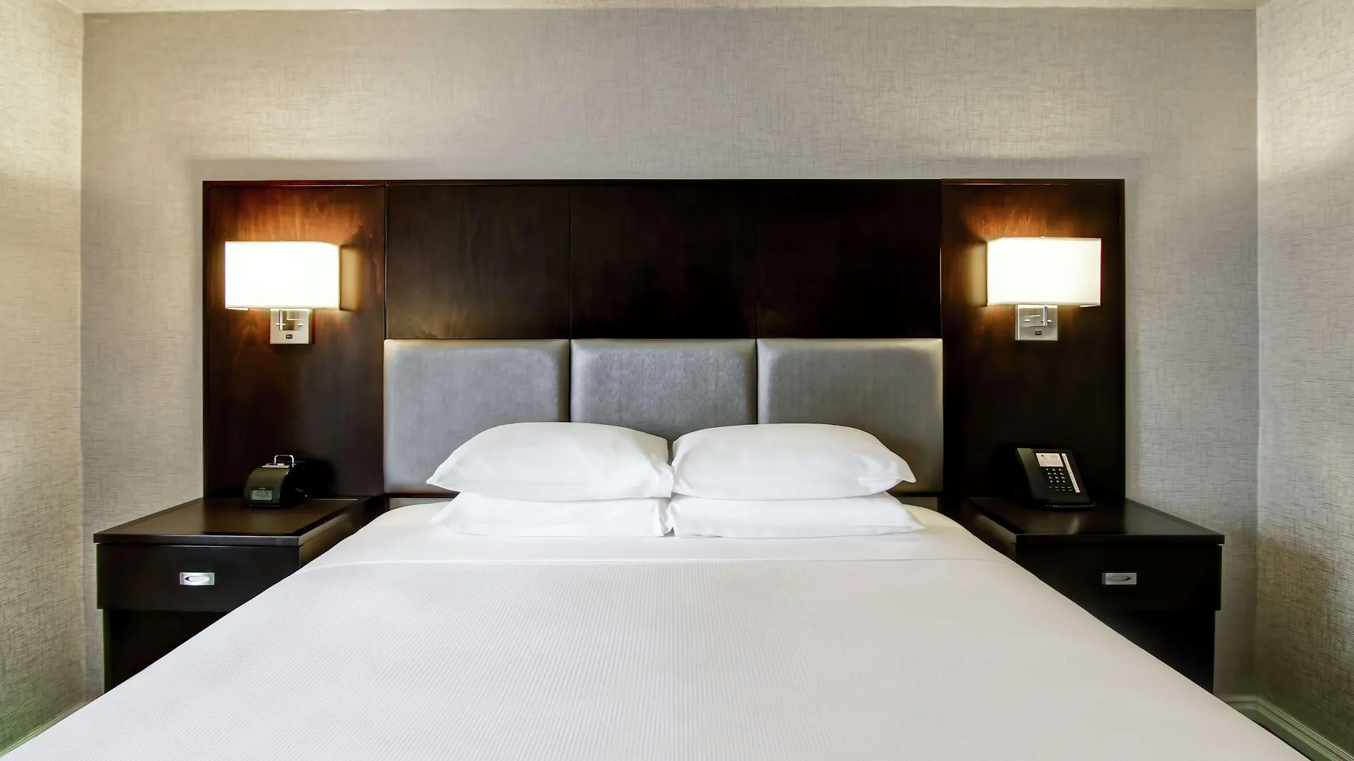Doubletree By Hilton Toronto Downtown Hotel 4*,