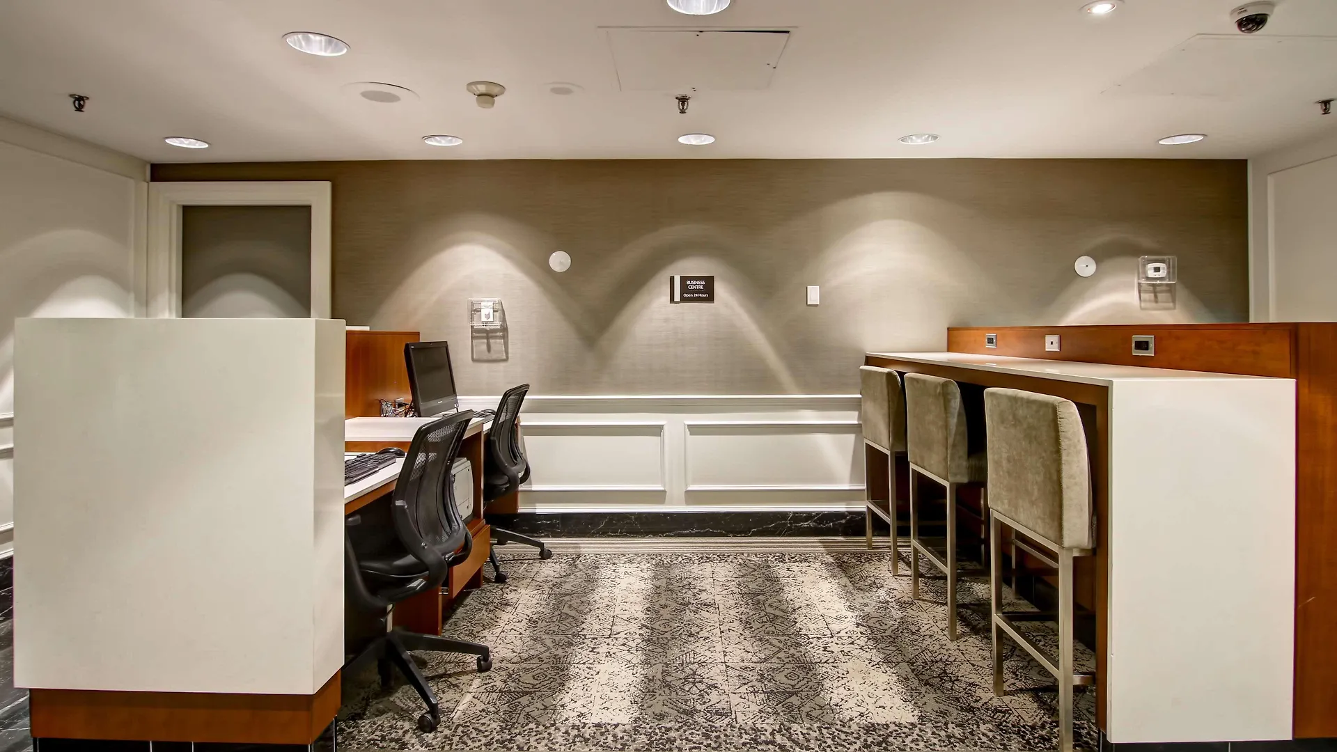 Doubletree By Hilton Toronto Downtown Hotel