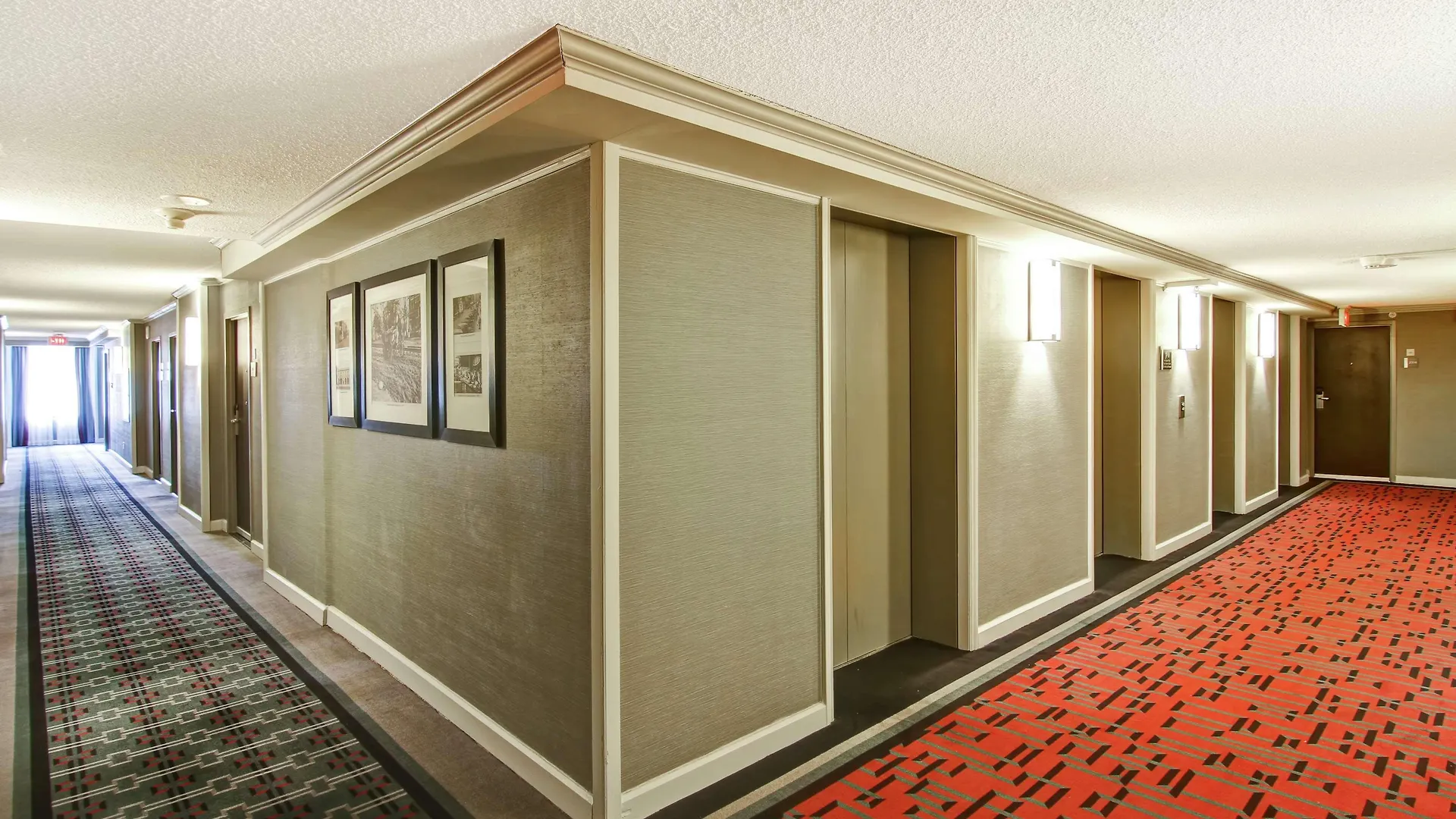 Doubletree By Hilton Toronto Downtown Hotel