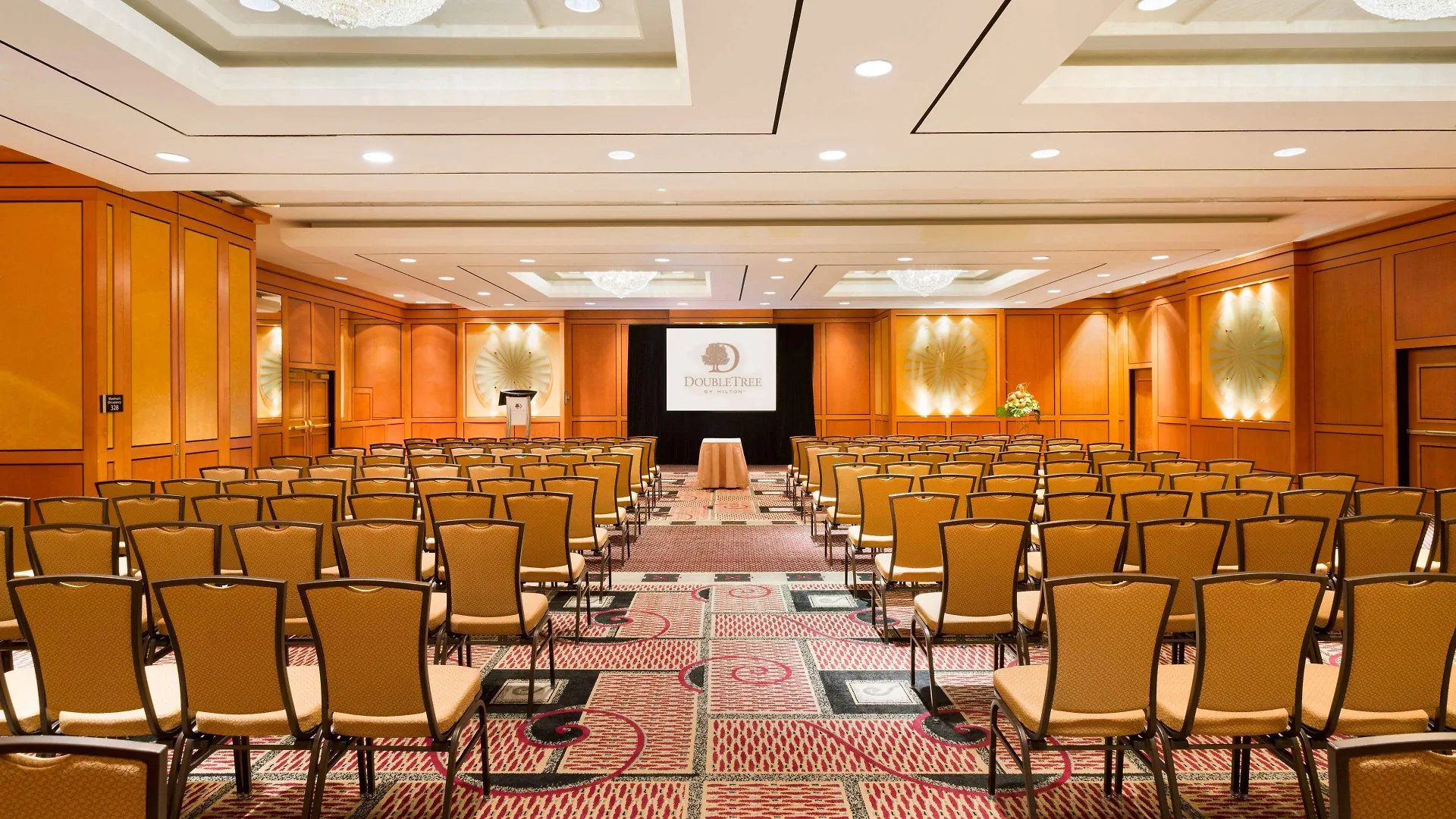 Doubletree By Hilton Toronto Downtown Hotel