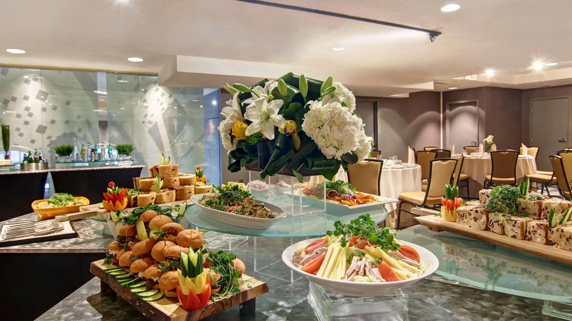 Doubletree By Hilton Toronto Downtown Hotel