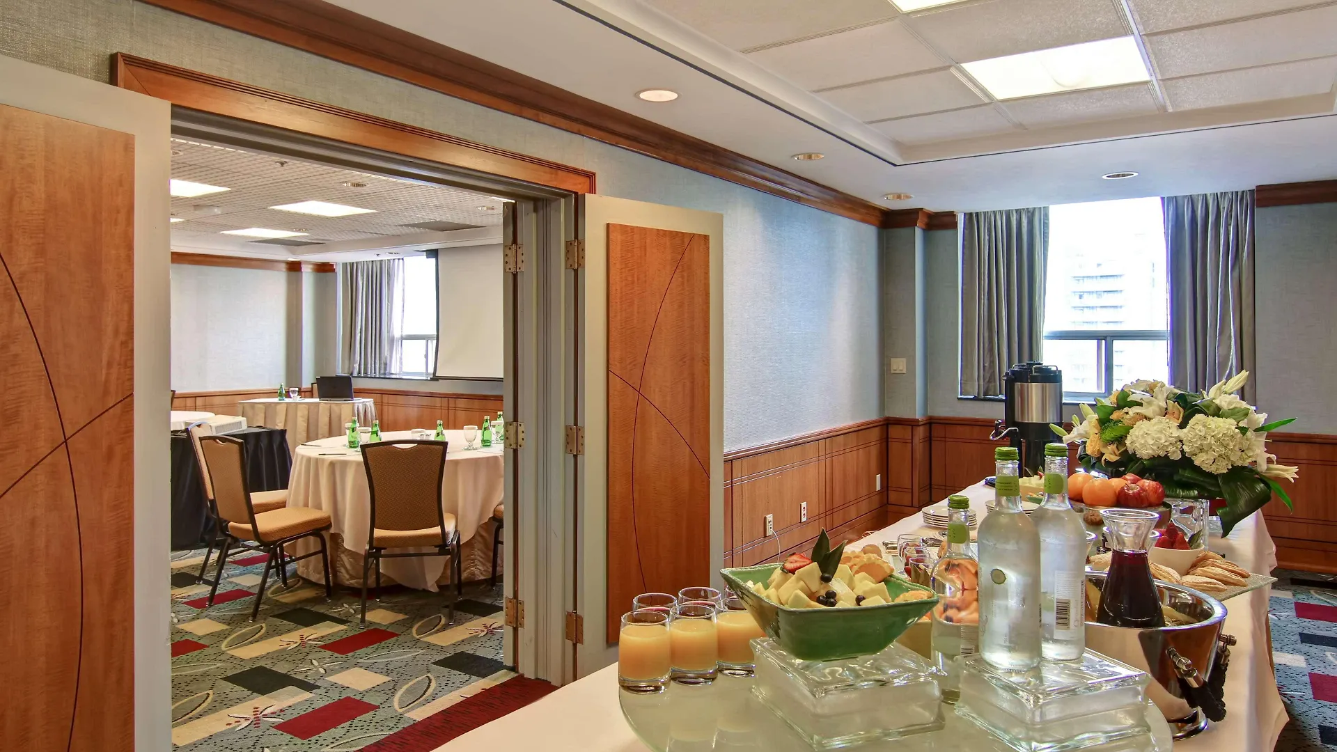 Doubletree By Hilton Toronto Downtown Hotel 4*,