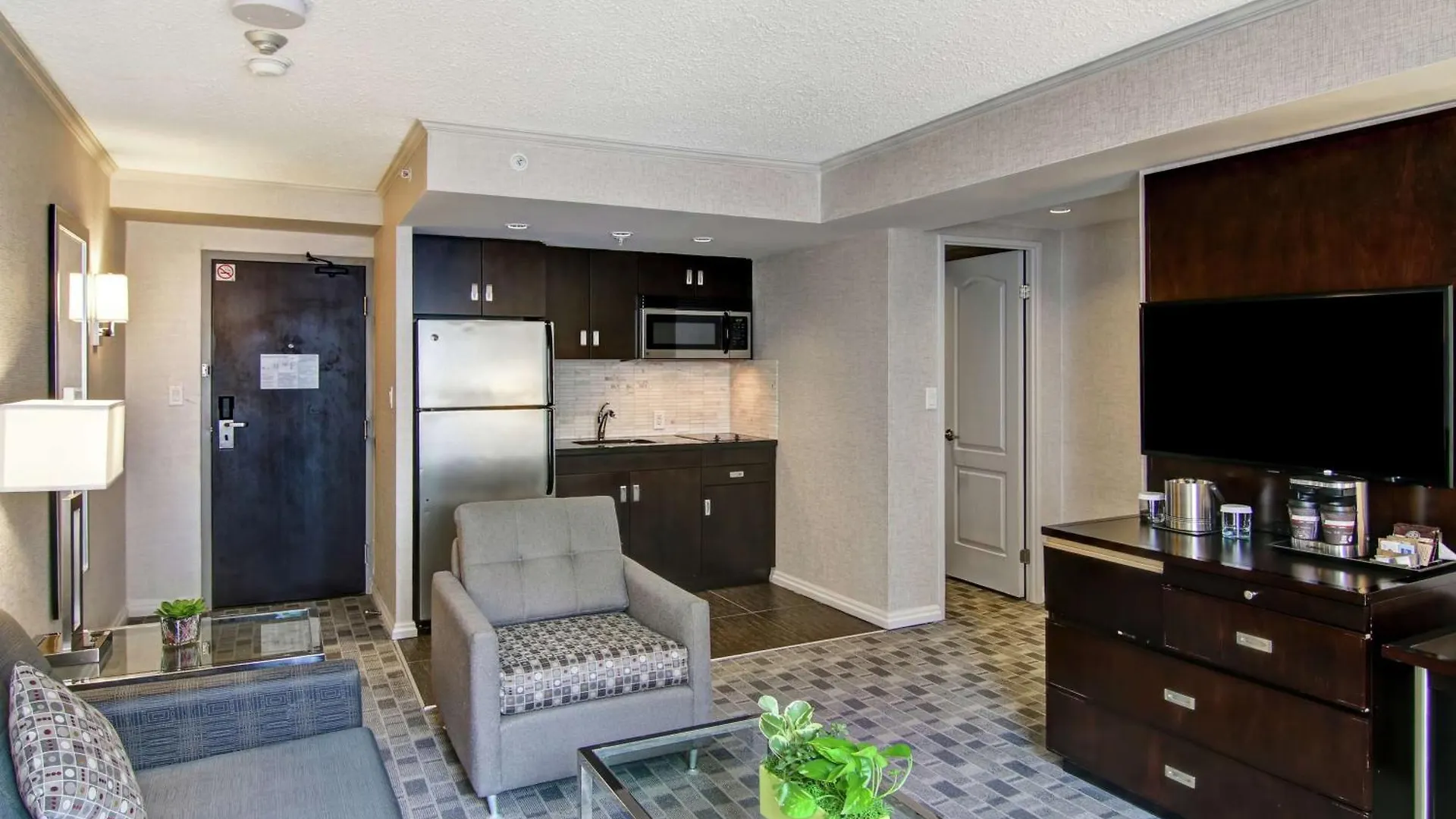 Doubletree By Hilton Toronto Downtown Hotel