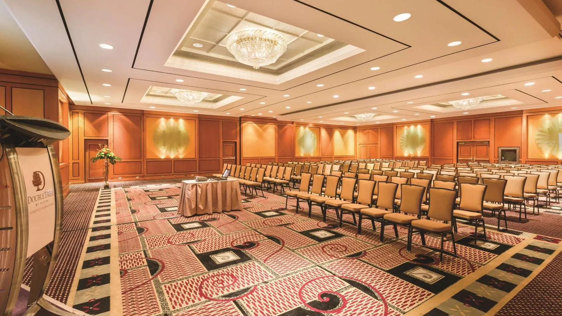 Doubletree By Hilton Toronto Downtown Hotel