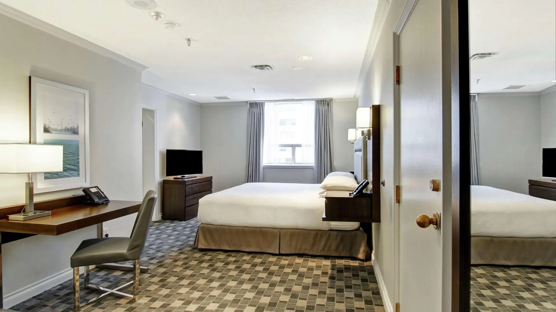 Doubletree By Hilton Toronto Downtown Hotel 4*,